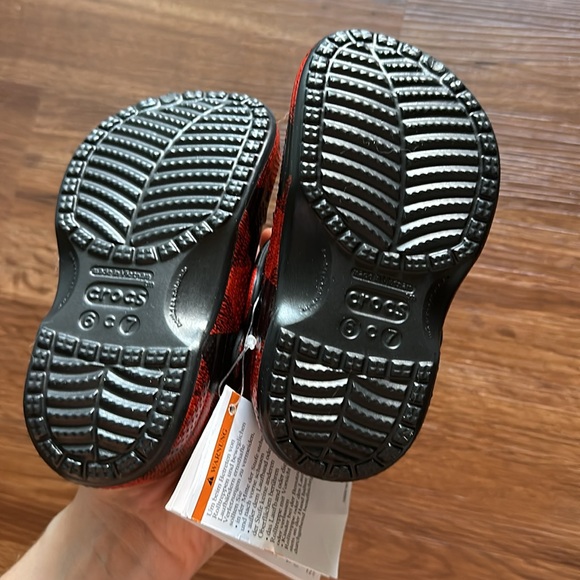 Fuzzy Lined Crocs - Picture 2 of 3